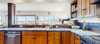 Delightful Riverfront House with Deck, Wood Stove, Gas Grill, Washer & Dryer