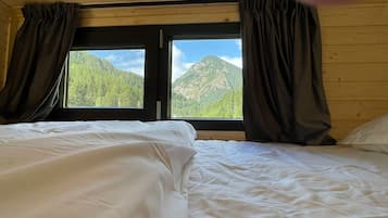 1 bedroom, WiFi, bed sheets