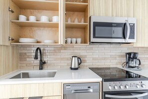 Fridge, microwave, oven, dishwasher