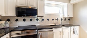 Waterfront Suite with Views of Annapolis, Pool & Prime Eastport Location