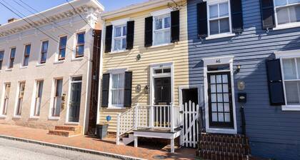 Historic Annapolis Retreat – Steps from the Statehouse & City Dock with Parking and Private Patio