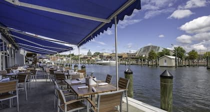 Historic Annapolis Retreat – Steps from the Statehouse & City Dock with Parking and Private Patio