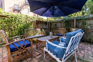 Unclassified image, 4 of 46, button - Historic Annapolis Retreat – Steps from the Statehouse & City Dock with Parking and Private Patio (Annapolis)