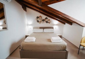 Comfort-Doppelzimmer | Hochwertige Bettwaren, Pillowtop-Betten, Schreibtisch, Reisekinderbett