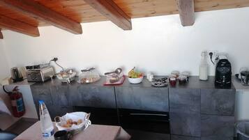 TĂ€gliches inbegriffenes FrĂŒhstĂŒcksbuffet