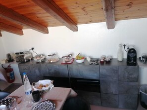 Ilmainen päivittäinen buffetaamiainen