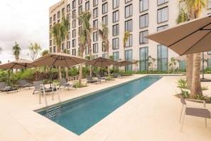 Outdoor pool - Hyatt Place Cancun Airport (Cancun)