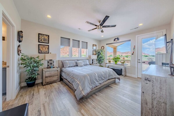 3 bedrooms, desk, iron/ironing board, travel crib