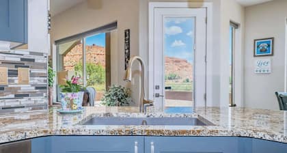 360° redârock views + Full RV hookups in Kanab