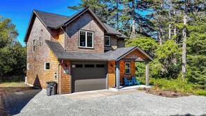 Exterior - Chicken by the Sea (Manzanita)