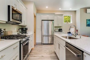 Unclassified image, 4 of 57, button