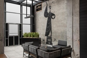 Breakfast, lunch and dinner served