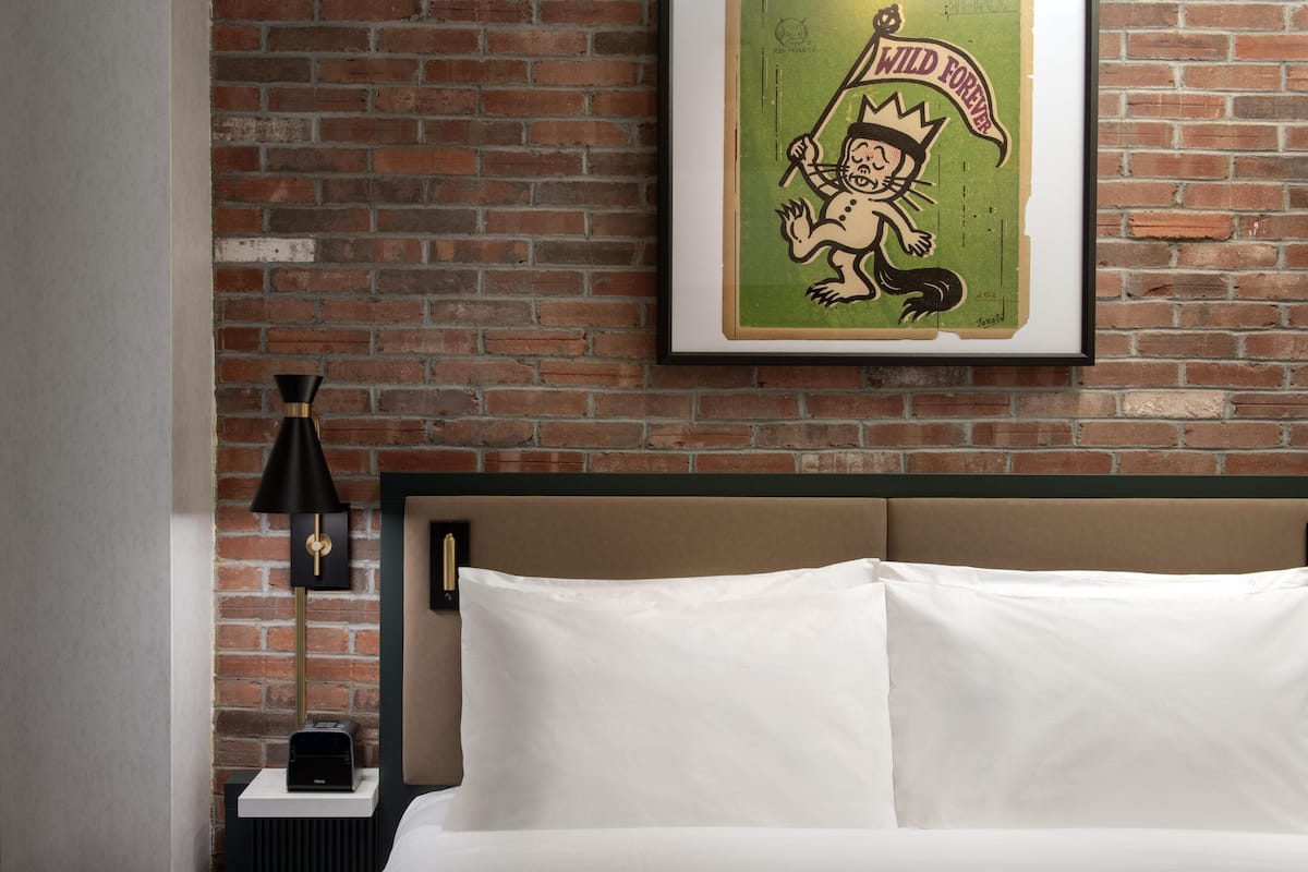 Premium bedding, in-room safe, desk, laptop workspace