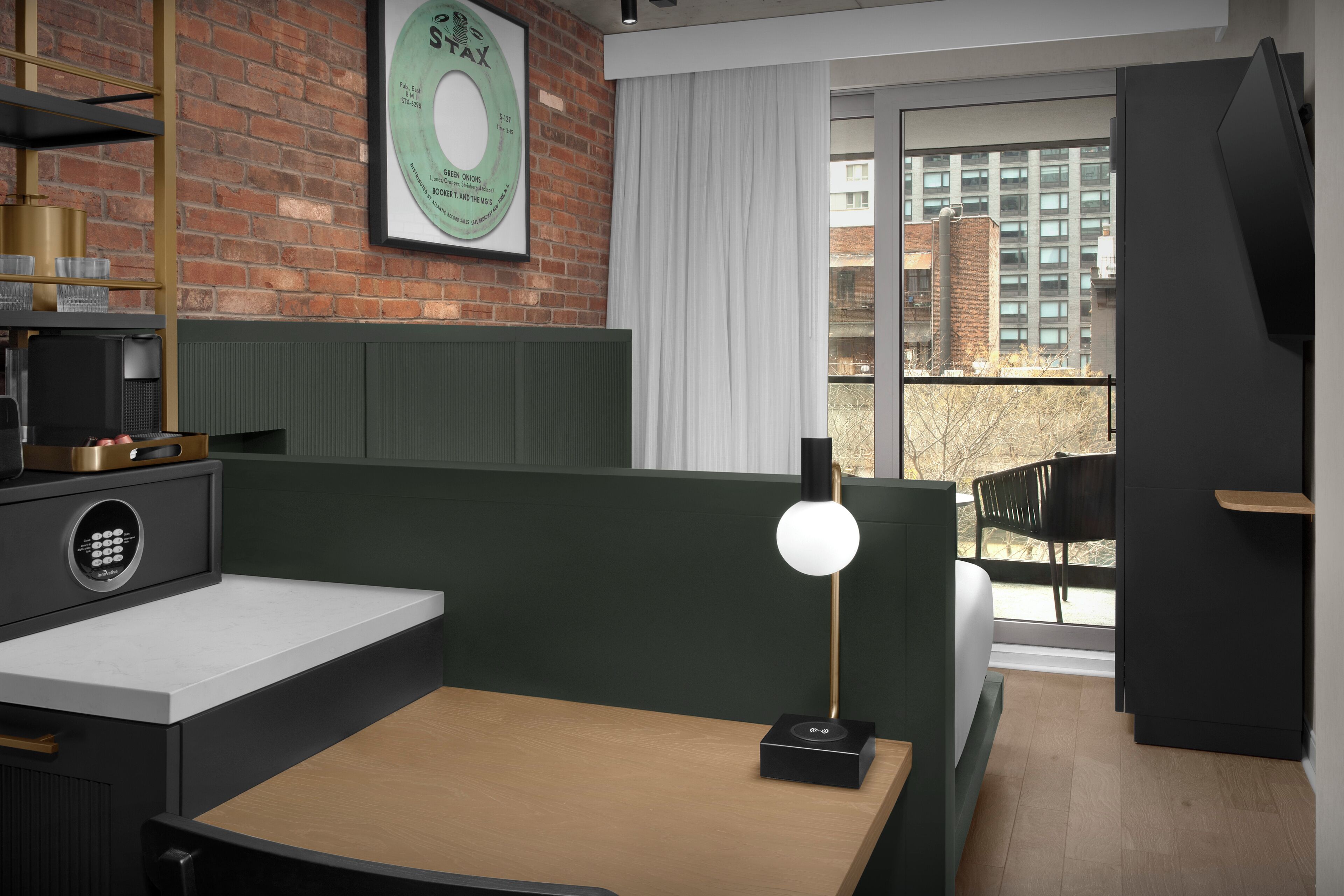 Premium bedding, in-room safe, desk, laptop workspace