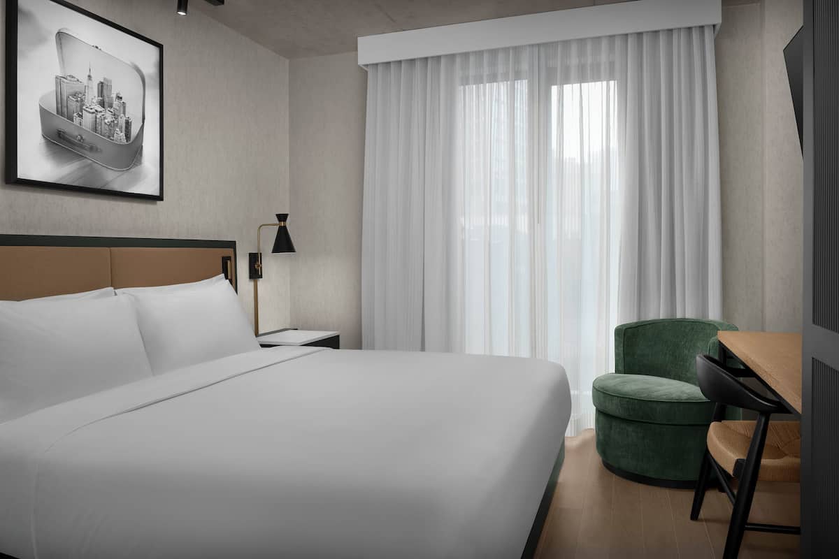 Premium bedding, in-room safe, desk, laptop workspace