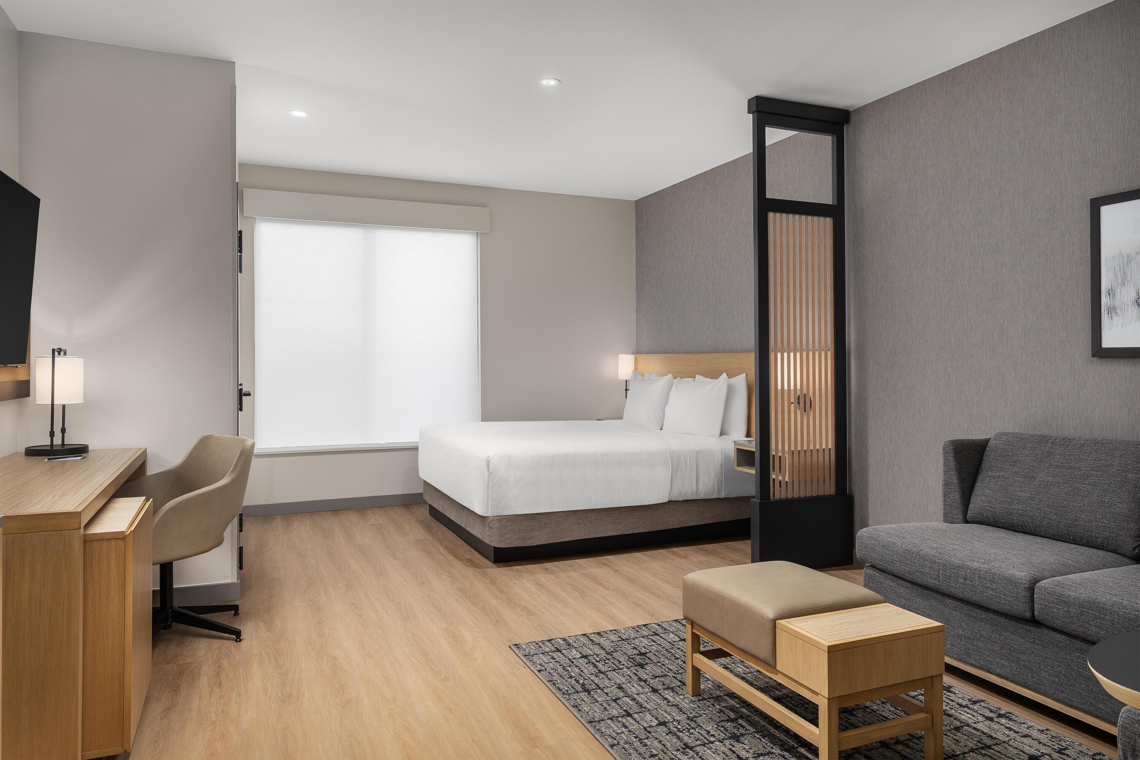 Caja de seguridad en la habitación y escritorio 