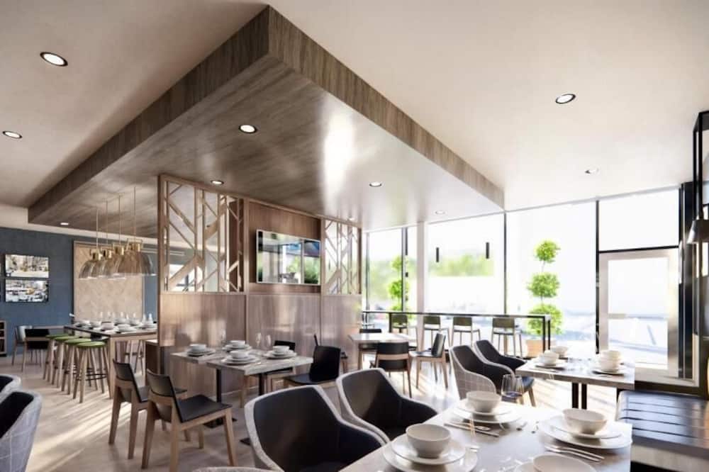 Hyatt Place Toronto Airport