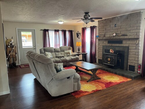 Dubois, WY., Wind River Cabin, A Snowmobilers Paradise!