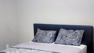 2 quartos, ferros/tábuas de passar roupa, Wi-Fi, roupa de cama