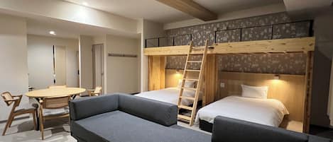 Deluxe Quadruple Room