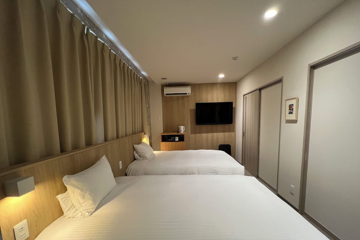 In-room safe, individually furnished, blackout drapes