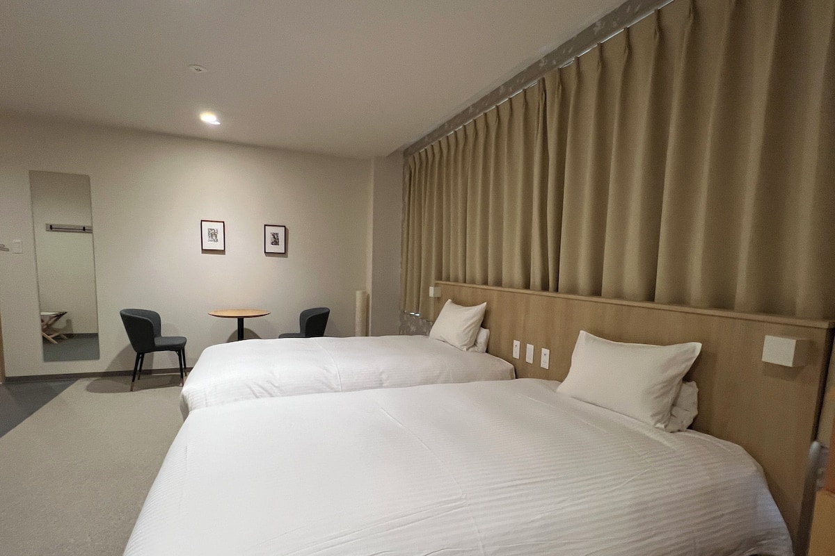 In-room safe, individually furnished, blackout drapes