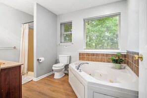 Towels, soap, shampoo, toilet paper