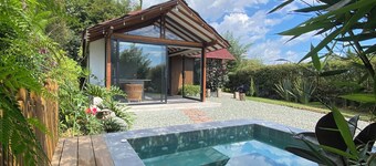 Lembos Cabin with Jacuzzi and sky view