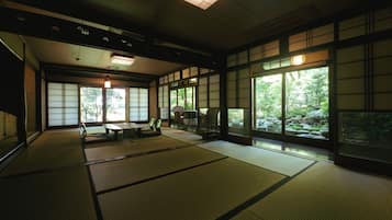 Japanese-style Quadruple Room, Non Smoking, Garden View | In-room safe, free WiFi, bed sheets