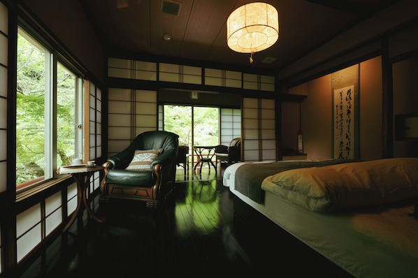 Doppelzimmer, Flussblick