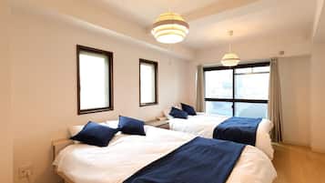 2 bedrooms, desk, iron/ironing board, internet