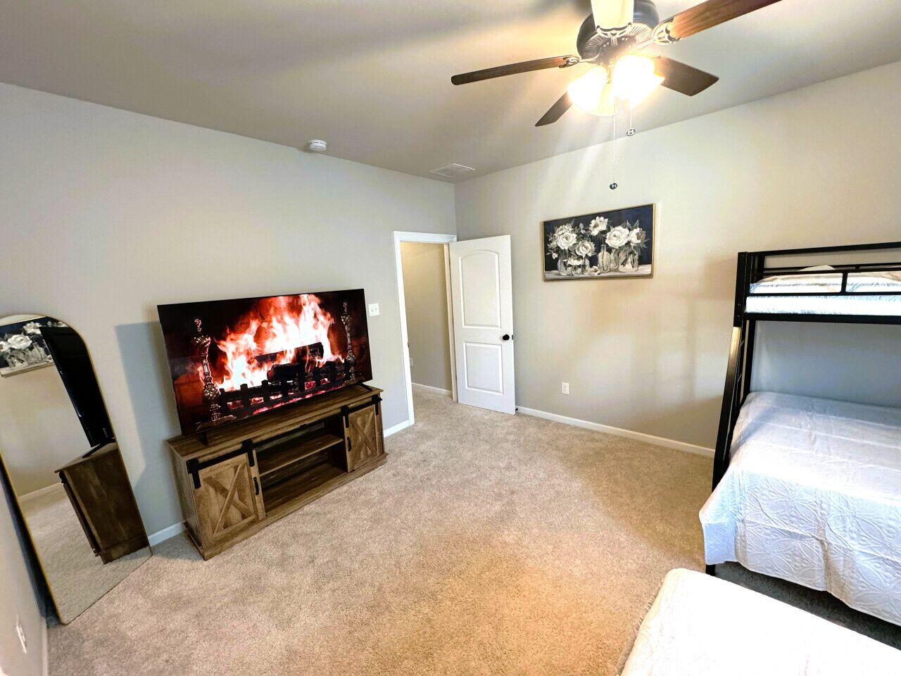 3 bedrooms, iron/ironing board, travel crib, free WiFi