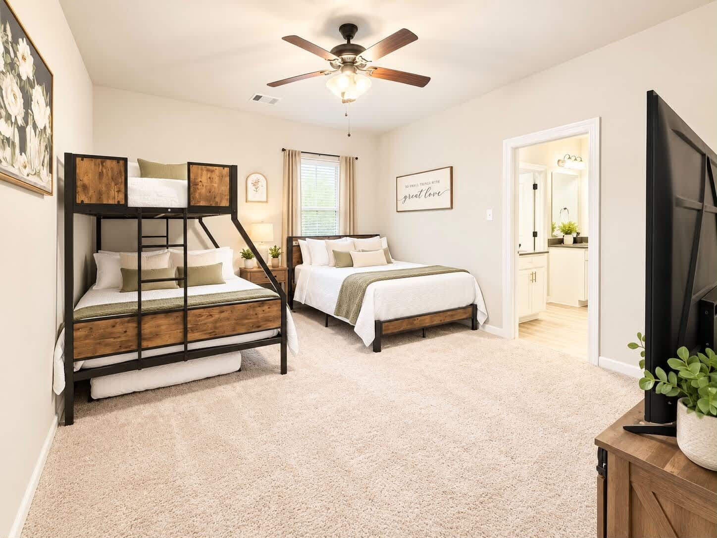 Master Bedroom - 1 Double Bed & 1 Bunk Bed ( Top Single/ Bottom Double )