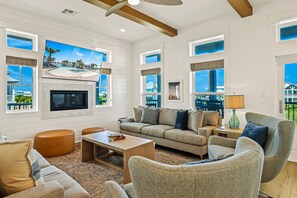 Télévision, cheminée