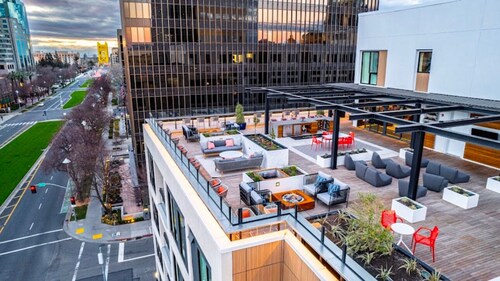 Luxe Loft In Heart Of Downtown