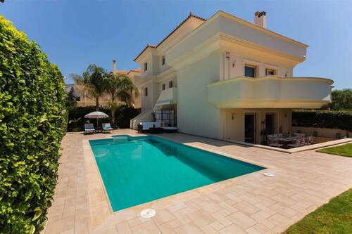 Guest apartment within a villa in Lagonissi