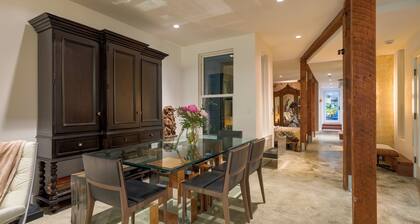 Pvt Lux Boutique Suite with Lush Patio: Historic San Francisco - 99 Walk Score