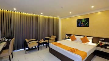 Deluxe Double Room | In-room safe, desk, blackout drapes, soundproofing