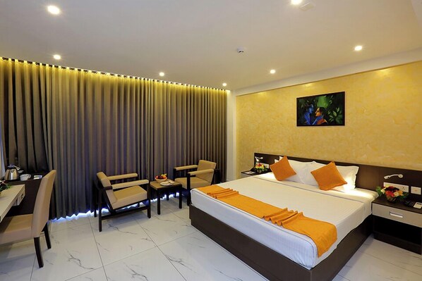 Deluxe Double Room | In-room safe, desk, blackout curtains, soundproofing