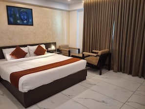 In-room safe, desk, blackout drapes, soundproofing
