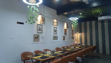 Bao gồm bữa sáng buffet hàng ngày