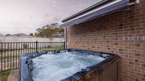 Bain à remous extérieur