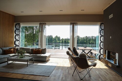 Arctic Star Villa - Sauna & Jacuzzi by BookLapland