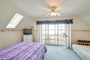 3 bedrooms, bed sheets