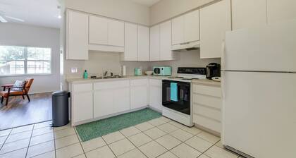 Explore Dtwn Crystal River: Walkable Duplex Unit