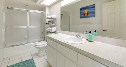 Explore Dtwn Crystal River: Walkable Duplex Unit