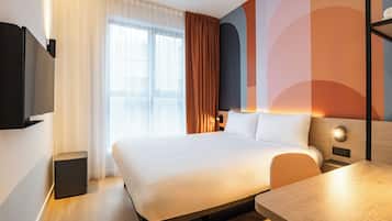 Double Room | Hypo-allergenic bedding, Tempur-Pedic beds, laptop workspace