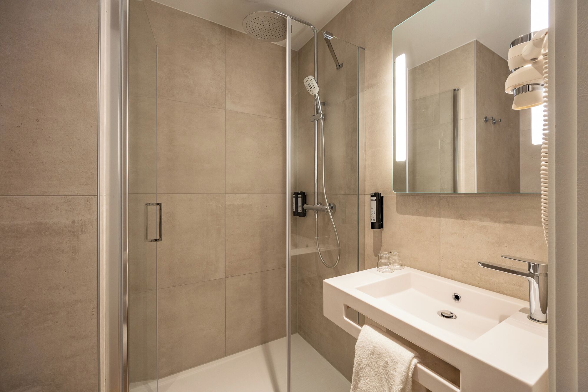 Photo - B&B HOTEL Brussels Airport