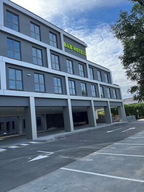 Front of property - B&B HOTEL Brussels Airport (Machelen)