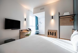 Superior Double Room | Hypo-allergenic bedding, Tempur-Pedic beds, laptop workspace